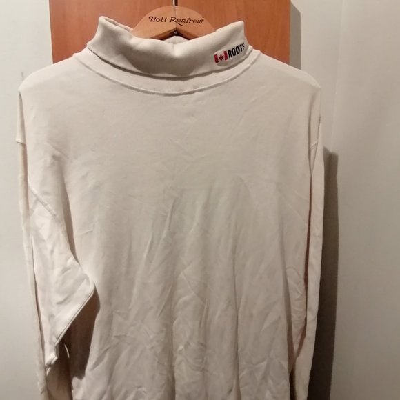 Early 2000's Roots Turtleneck in Perfect Condition - Picture 1 of 3